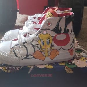 Looney Toon Converse